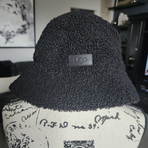 UGG Accessories - UGG Textured Black Bucket Hat
